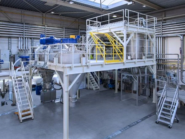 Test centre for batch and continuous powder and bulk solids mixing processes